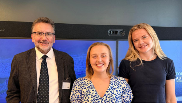 Académico FAE Usach participa en encuentro con representantes del Ministerio de Finanzas de Noruega para compartir experiencias sobre gestión previsional